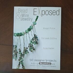 (J23) Green and Silver Jewelry Book